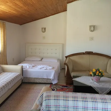 Parmis * Çeşme